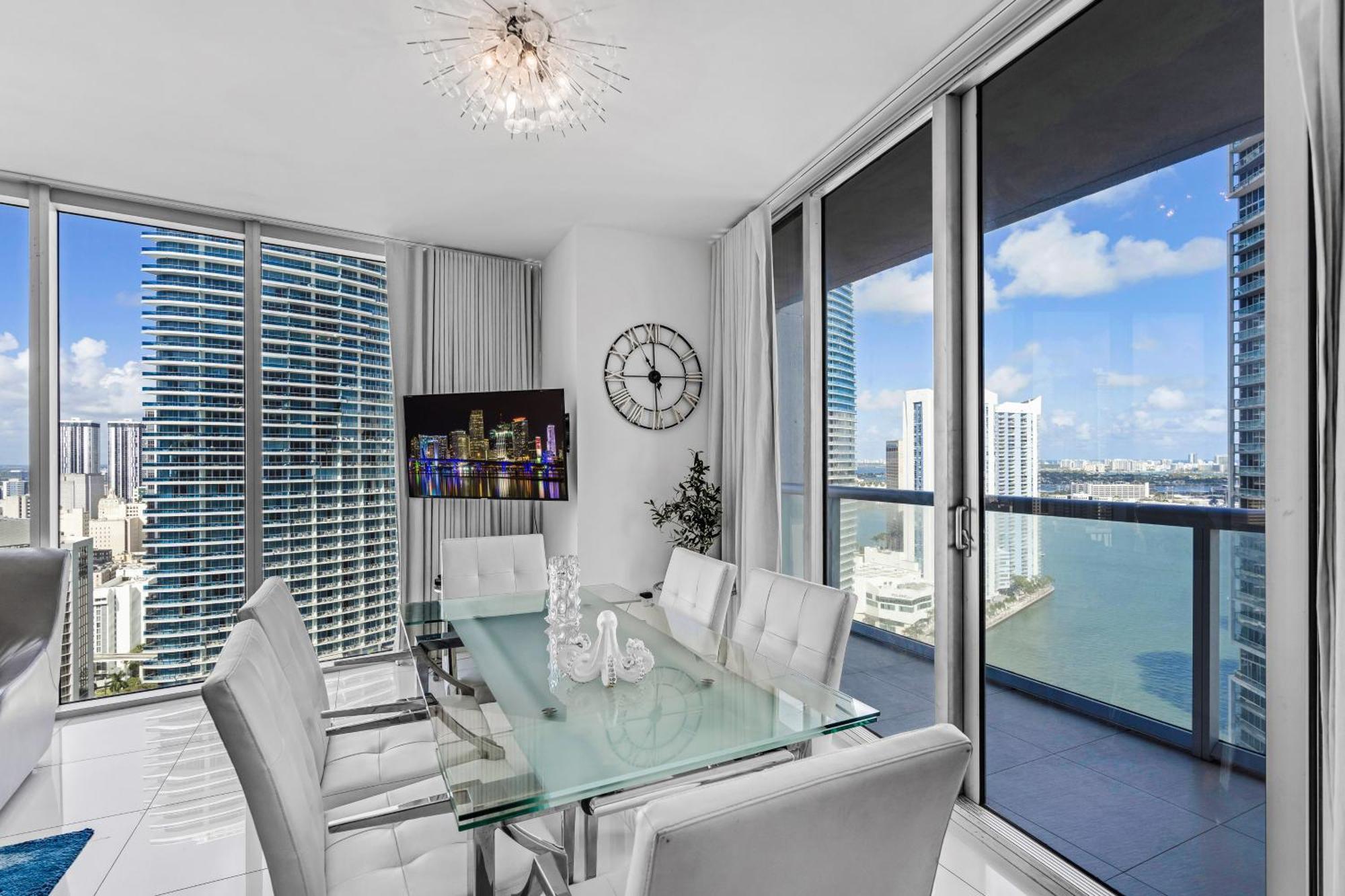 Luxurious Condo At Icon With Views Μαϊάμι Εξωτερικό φωτογραφία