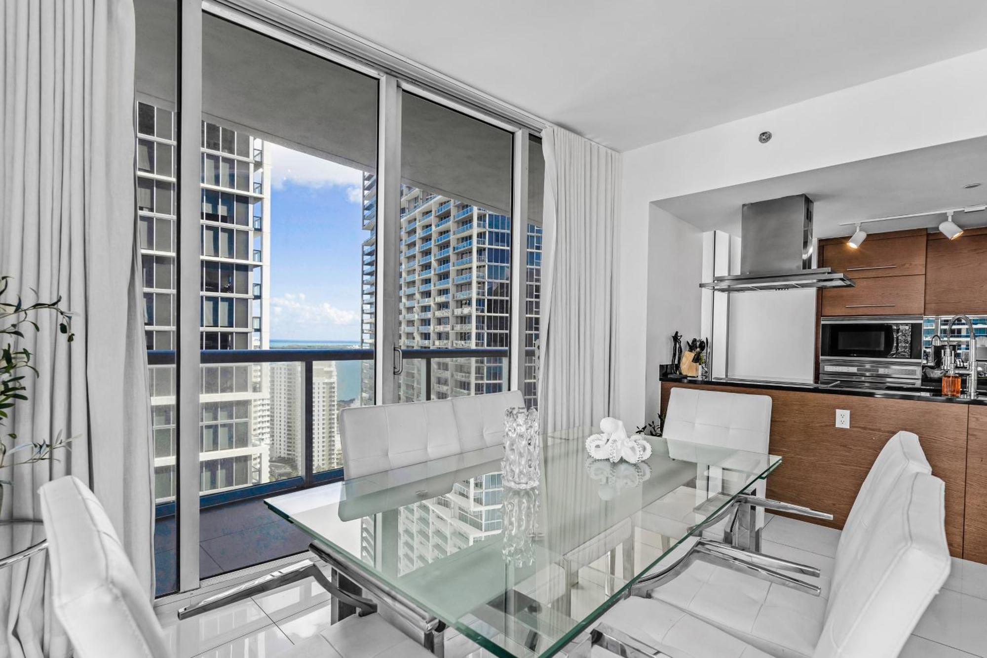 Luxurious Condo At Icon With Views Μαϊάμι Εξωτερικό φωτογραφία
