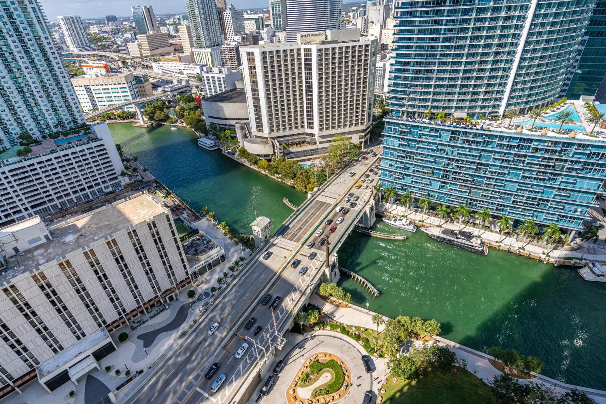 Luxurious Condo At Icon With Views Μαϊάμι Εξωτερικό φωτογραφία