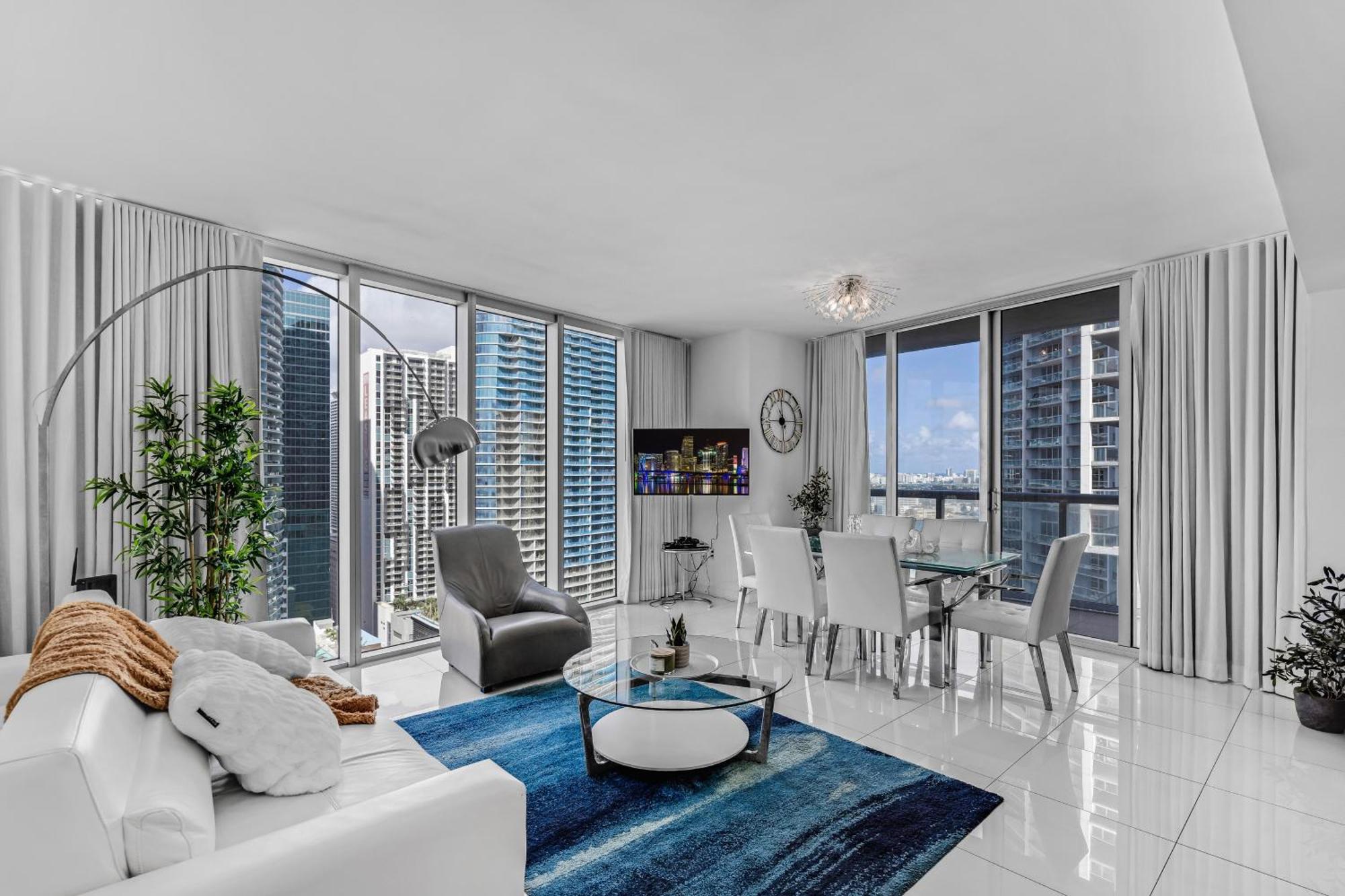 Luxurious Condo At Icon With Views Μαϊάμι Εξωτερικό φωτογραφία